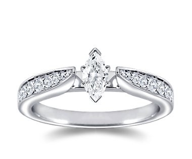 The Queen Diamond - 0,20 ct Zentraldiamant + 0,48 ct Seitensteine Diamantring in Weissgold