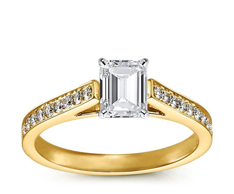 The Queen Diamond - 1,00 ct Zentraldiamant + 0,48 ct Seitensteine Diamantring in Gelbgold