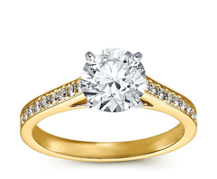 The Queen Diamond - 2,00 ct  Zentraldiamant + 0,48 ct Seitensteine Diamantring in Gelbgold