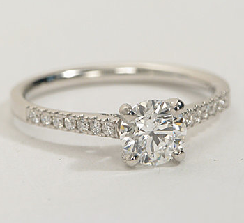 The Queen Diamond - 0,50 ct Zentraldiamant + 0,42 ct Seitensteine DIAMANTRING IN WEISSGOLD - sofort verfügbar
