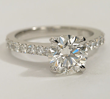 The Queen Diamond - 2,00 ct Zentraldiamant + 0,70 ct Seitensteine DIAMANTRING IN WEISSGOLD - sofort verfügbar