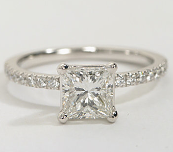 The Queen Diamond - 1,00 ct Zentraldiamant + 0,42 ct Seitensteine DIAMANTRING IN WEISSGOLD - sofort verfügbar