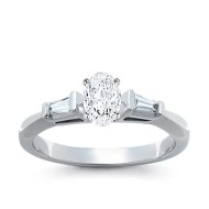 The Queen Diamond - 1,00 ct Natural Zentraldiamant + 0,30 ct Seitensteine Diamantring in Weissgold
