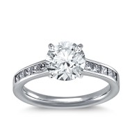 The Queen Diamond - 2,00 ct Natural Zentraldiamant + 0,40 ct Seitensteine Diamantring in Weissgold