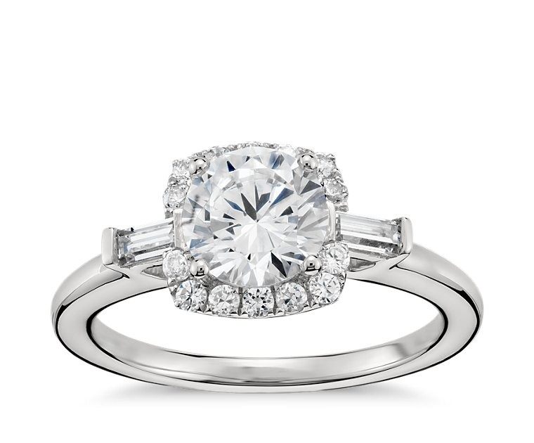 The Queen Diamond 1,00 ct Zentraldiamant + 0,23 ct Haloring in Weissgold