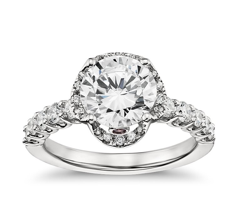 The Queen Diamond 1,00 ct Zentraldiamant + 0,65 ct Haloring in Weissgold