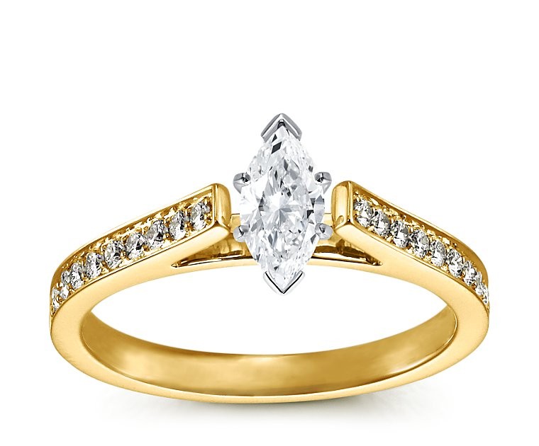 The Queen Diamond - 0,40 ct Zentraldiamant + 0,48 ct Seitensteine Diamantring in Gelbgold