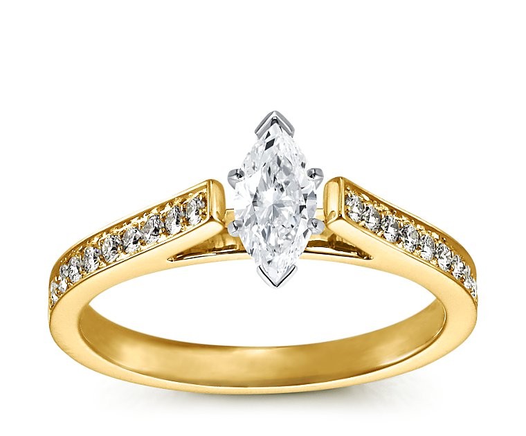 The Queen Diamond - 0,50 ct Zentraldiamant + 0,48 ct Seitensteine Diamantring in Gelbgold