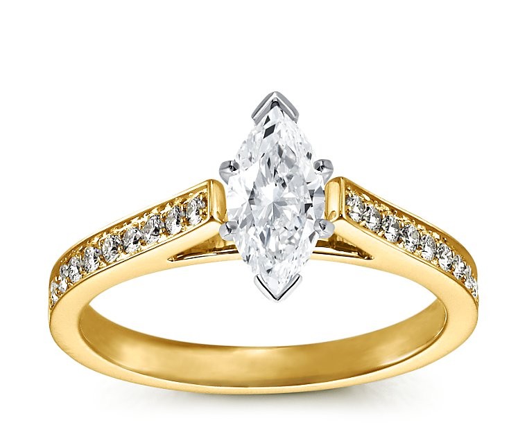 The Queen Diamond - 1,00 ct Zentraldiamant + 0,48 ct Seitensteine Diamantring in Gelbgold