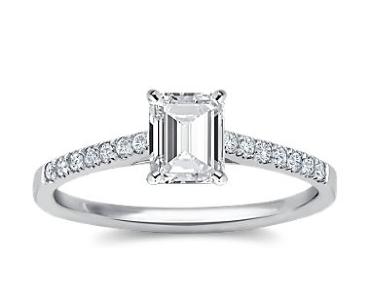 The Queen Diamond - 1,00 ct Zentraldiamant + 0,42 ct Seitensteine Diamantring in Weissgold