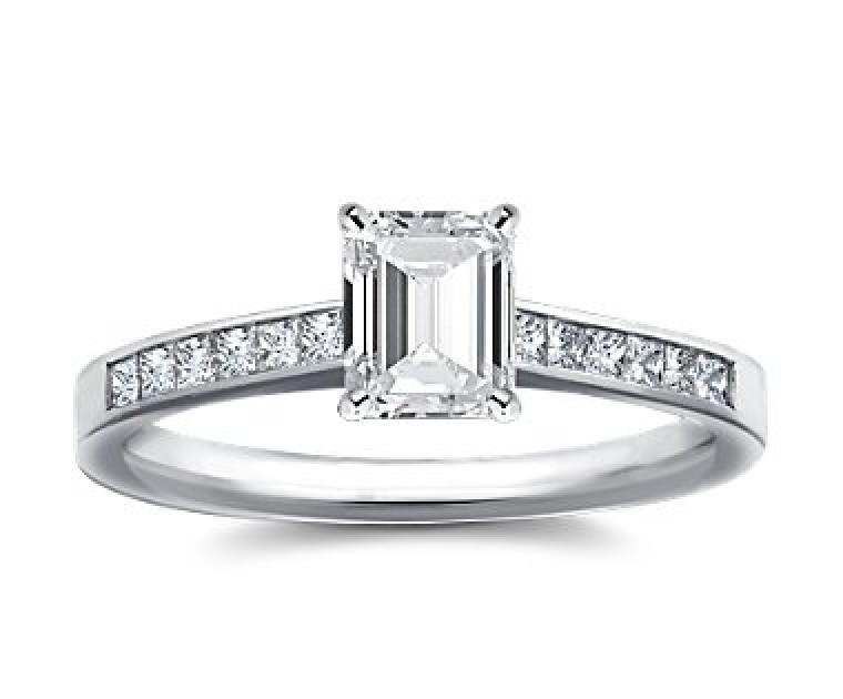 The Queen Diamond - 1,00 ct Zentraldiamant + 0,60 ct Seitensteine Diamantring in Weissgold