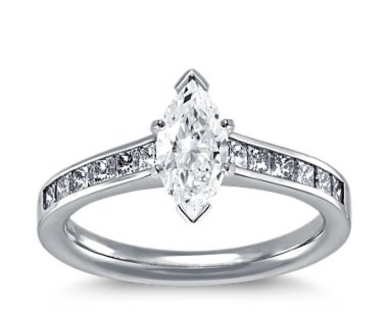 The Queen Diamond - 1,00 ct Zentraldiamant + 0,40 ct Seitensteine Diamantring in Weissgold