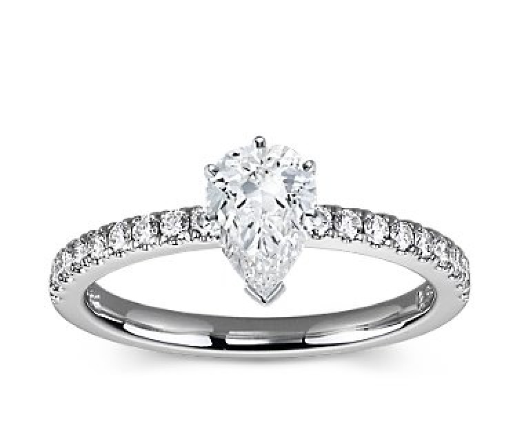 The Queen Diamond - 1,00 ct Zentraldiamant + 0,36 ct Seitensteine Diamantring in Weissgold