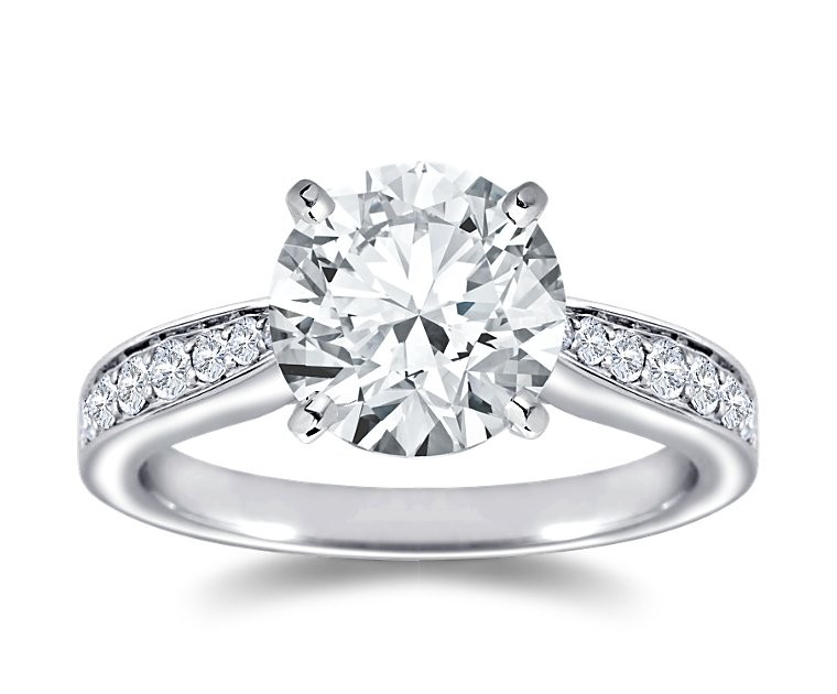 The Queen Diamond - 3,00 ct Zentraldiamant + 0,48 ct Seitensteine Diamantring in Weissgold