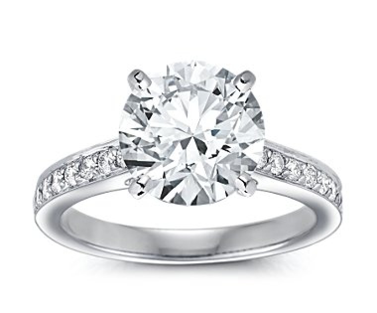 The Queen Diamond - 4,00 ct Zentraldiamant + 0,64 ct Seitensteine Diamantring in Weissgold