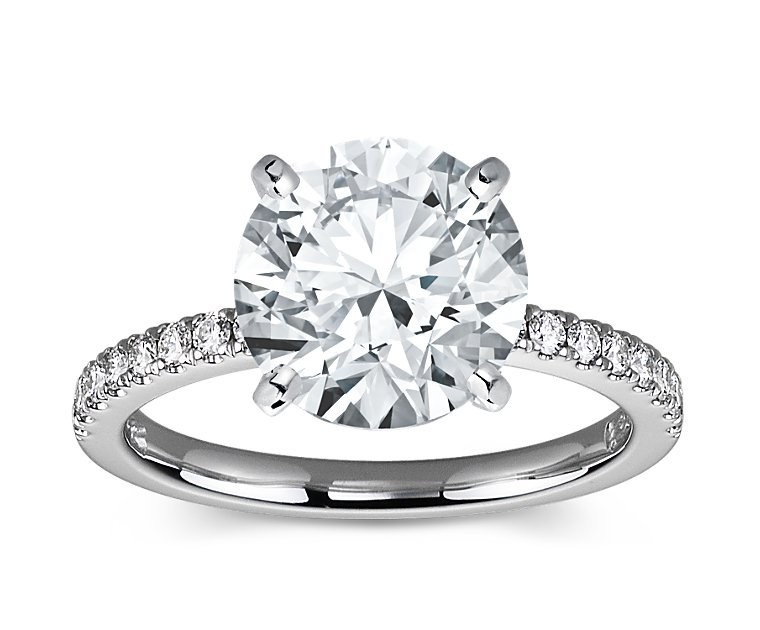The Queen Diamond - 4,00 ct Zentraldiamant + 0,36 ct Seitensteine Diamantring in Weissgold