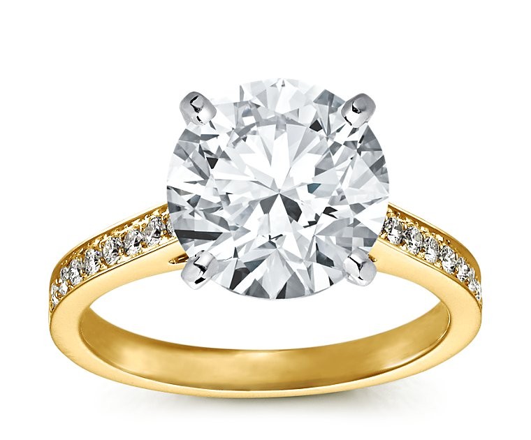 The Queen Diamond - 5,00 ct  Zentraldiamant + 0,48 ct Seitensteine Diamantring in Gelbgold