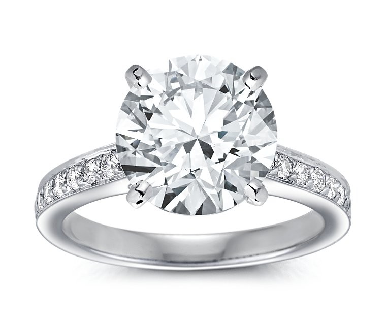 The Queen Diamond - 5,00 ct Zentraldiamant + 0,64 ct Seitensteine Diamantring in Weissgold
