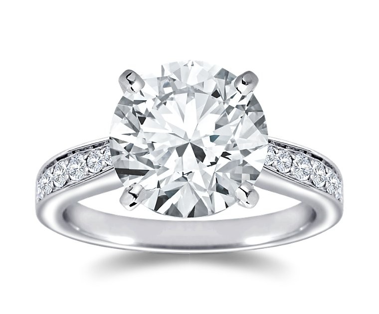 The Queen Diamond - 5,00 ct Zentraldiamant + 0,48 ct Seitensteine Diamantring in Weissgold